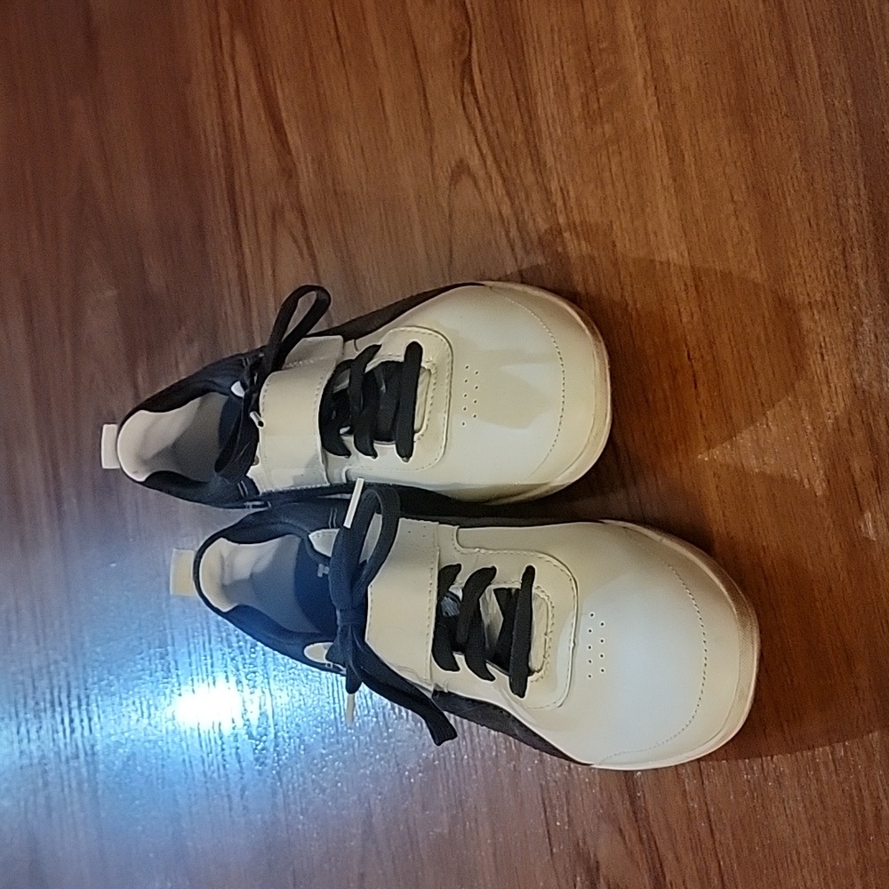 Men's White and Blue Puma Shoes - Picture 4 of 7